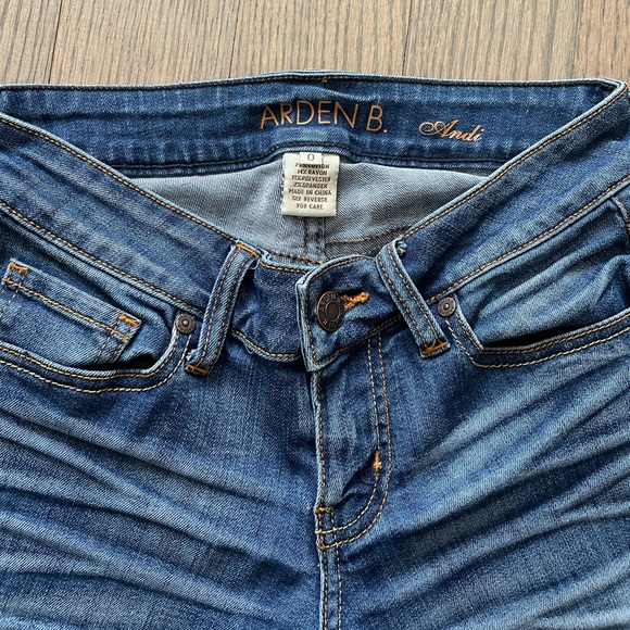 Arden B Jeans. Size 0. Dark Wash Denim - Picture 4 of 4
